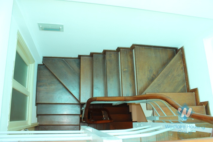 House for rent in Nghi Tam village, Tay Ho, Ha Noi